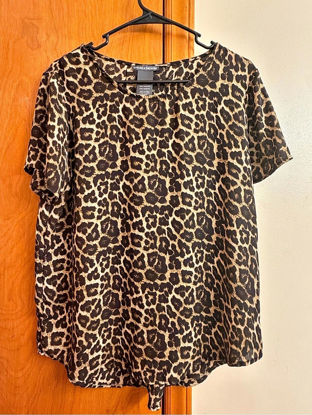 Chelsea & Theodore Leopard Print Short Sleeve Blouse Large
